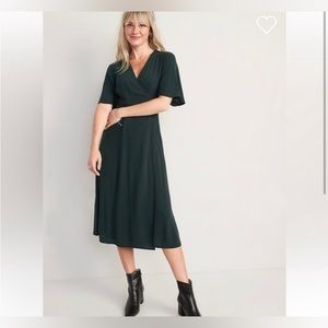 Old Navy green wrap dress, midi dress, size medium.